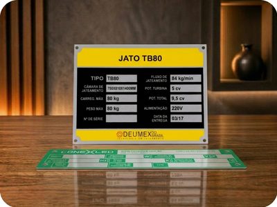 Placa de identificação em alumínio com impressão UV