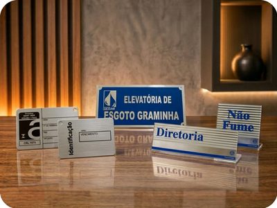 Placas de identificação por corrosão em baixo e alto relevo