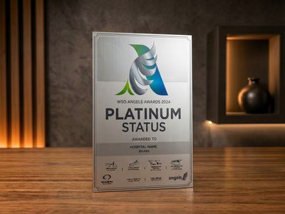 Placa de premiação para inauguração com gravação UV em acabamento platina
