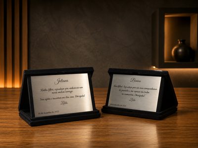 Homenagem pessoal, estojo preto com fecho interno