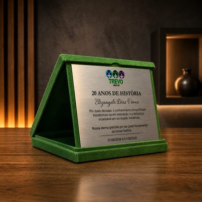 Placa de homenagem Trevo Master, estojo de veludo verde