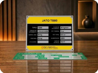 Placa de sinalização em alumínio com impressão UV