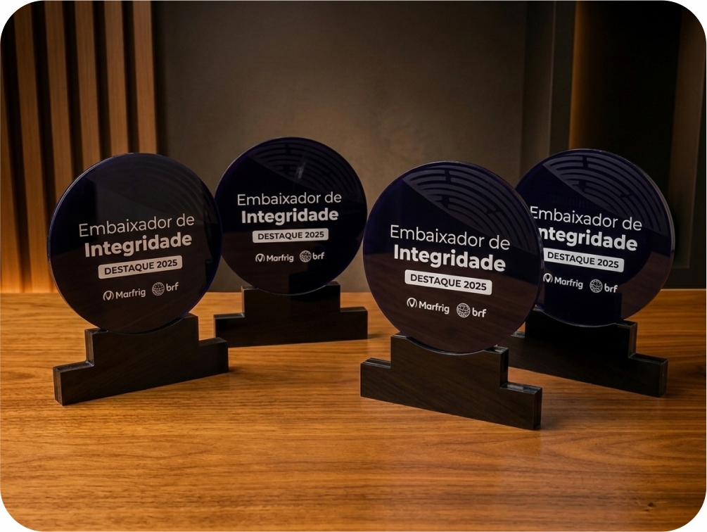 Troféu de Acrílico Azul Tom sobre Tom com Corte a Laser e Impressão UV